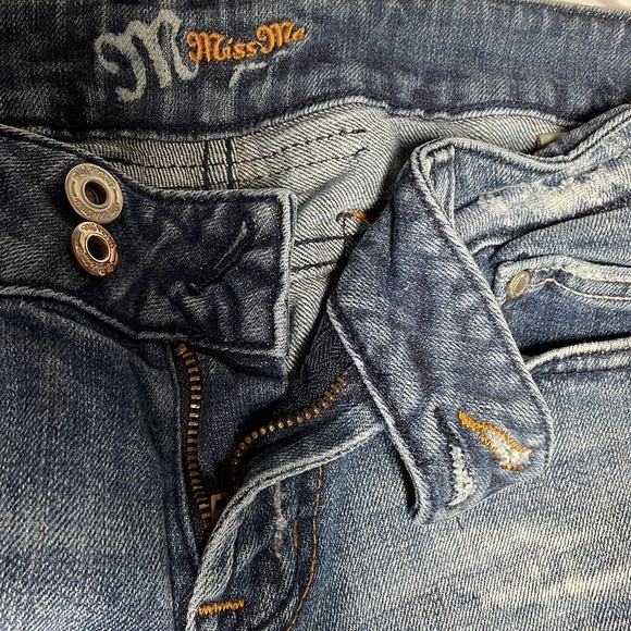 Miss Me 28 - Picture 6 of 6